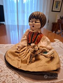 Bambola THUN con vestiti in broccato, seta,velluto