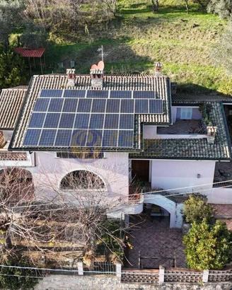 Villa di 350 m² con più di 5 locali e box auto dop