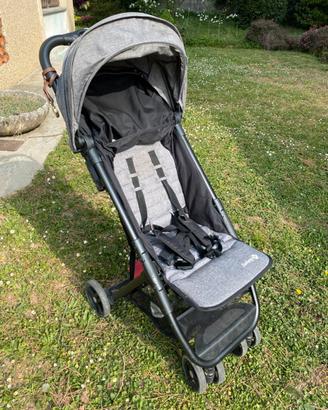 Passeggino compatto e leggero