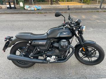 Moto Guzzi V7 III