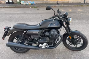 Moto Guzzi V7 III