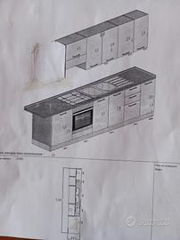 Cucina, credenza e frigorifero