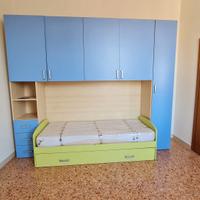 N° 2 armadi : uno a 6 ante e uno con letto a ponte