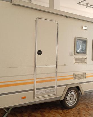 Caravan Knaus 390 GPL- free