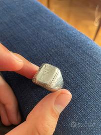 Anello uomo Marlú in acciaio king of hearts
