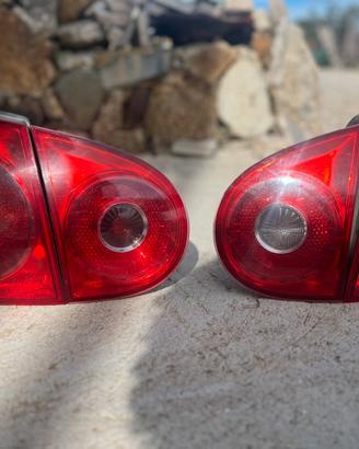 COPPIA INTERA DI 4 Fanali posteriori golf 5