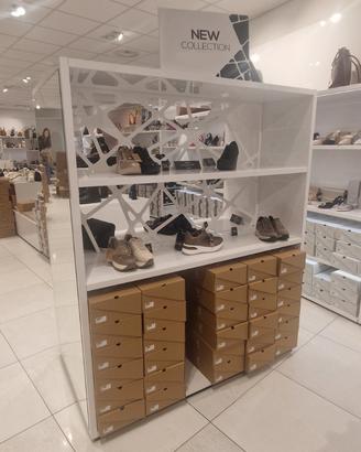 arredamento negozio scarpe
