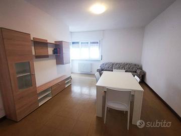 Tricamere zona Università-Ospedale per studenti