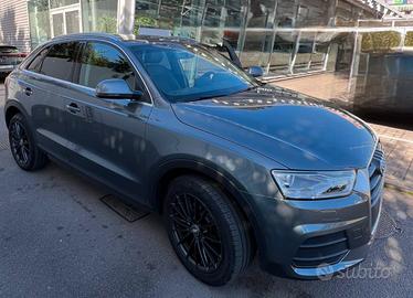 Audi Q3 2.0 TDI  150 CV 4 S-Tronic. Colore Gray