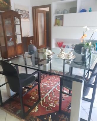 tavolo cristallo con sedie 