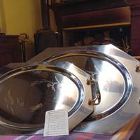 vassoi nuovi acciaio oro ed onice