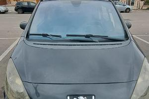 Peugeot 1007 anno 2006 3P . 1398 Diesel