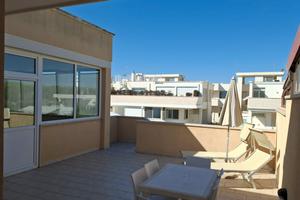 Villa con giardino e veranda solarium