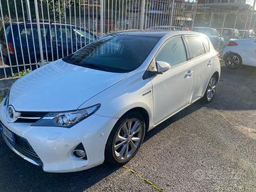 Toyota Auris 1.8 Hybrid Lounge