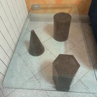 tavolino in cristallo massiccio con piedi in marmo