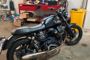 Motoguzzi V7 II Stone