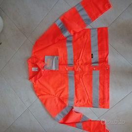 Taglia 56 completo giacca e salopette