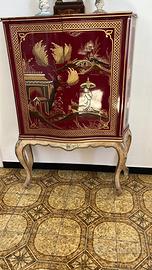 Credenza in stile cinese a due ante