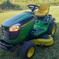 Trattorino tagliaerba John Deere X 166 (27ore)