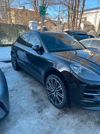 Porsche Macan 2.0 245