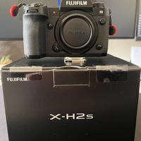 Fujifilm X-H2s accessoriata