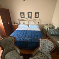 Letto + poltroncine+divanetto+como