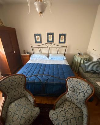Letto + poltroncine+divanetto+como