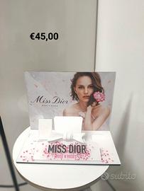 espositore Dior del profumo Miss Dior Rose n' Rose