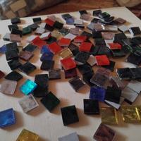 pezzi di mosaico in vetro