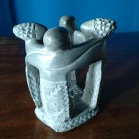 Scultura shona in pietra famiglia in abbraccio