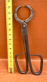 Pinzetta spacca pinoli antica rara ferro