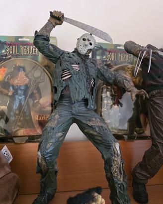 NECA Jason Voorhees 18 pollici con suoni Friday Th