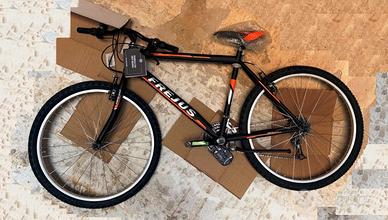 Mountain Bike  "FREJUS"