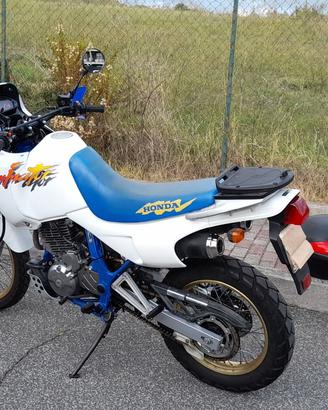 Honda  NX650  Dominator  RD02 (made in Japan) 1992