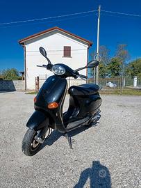 VESPA ET4 125 NERA