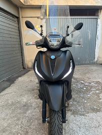 Piaggio Beverly 300 - 2023