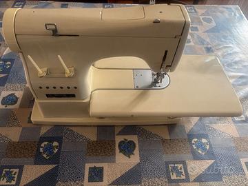 Macchina da cucire Necchi Lycia 524 vintage 