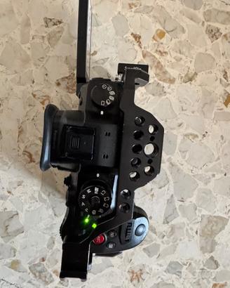 Lumix DC GH5s con ottica MEIKE 16