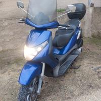 Piaggio Beverly 