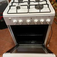 Cucina a gas 4 fuochi Bompani