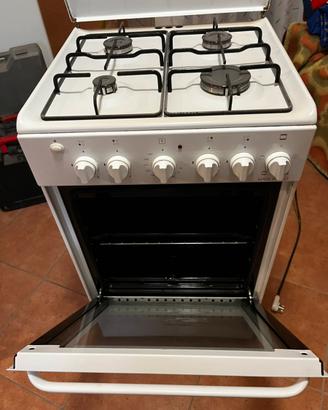 Cucina a gas 4 fuochi Bompani