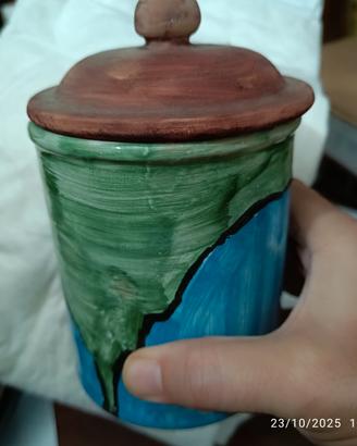 vaso in terracotta dipinto a mano