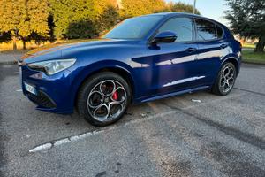 Alfa romeo stelvio 2,2 210cv veloce