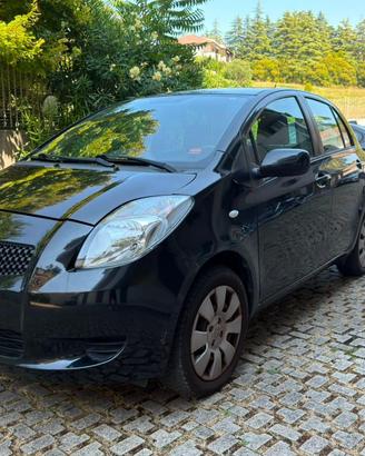 Toyota Yaris 1.0 Euro4  5p Neopatentati 82000 km