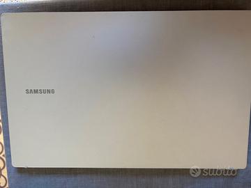 Samsung Galaxy Book 15,6" — Intel Core i7, 16GB RA