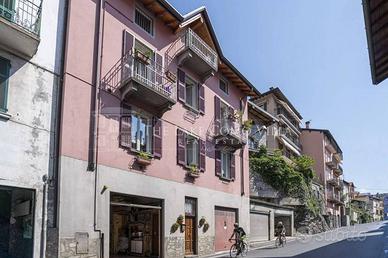 Casa indipendente di 150 m² con più di 5 locali e 