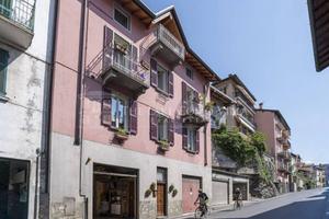 Casa indipendente di 150 m² con più di 5 locali e 