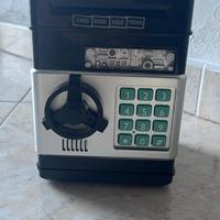 Salvadanaio a forma di cassaforte