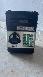 Salvadanaio a forma di cassaforte