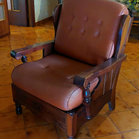 POLTRONA IN LEGNO E PELLE CONDIZIONI ECCELLENTI